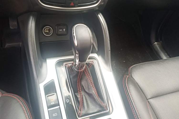 Used CHANGAN CS75 2014 1.8T Automatic Elite Version China V Standard Gear Lever