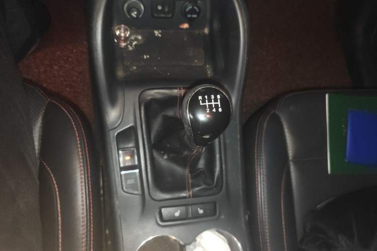 Used CHANGAN CS75 2014 2.0L Manual Leading Version China IV Standard Gear Lever