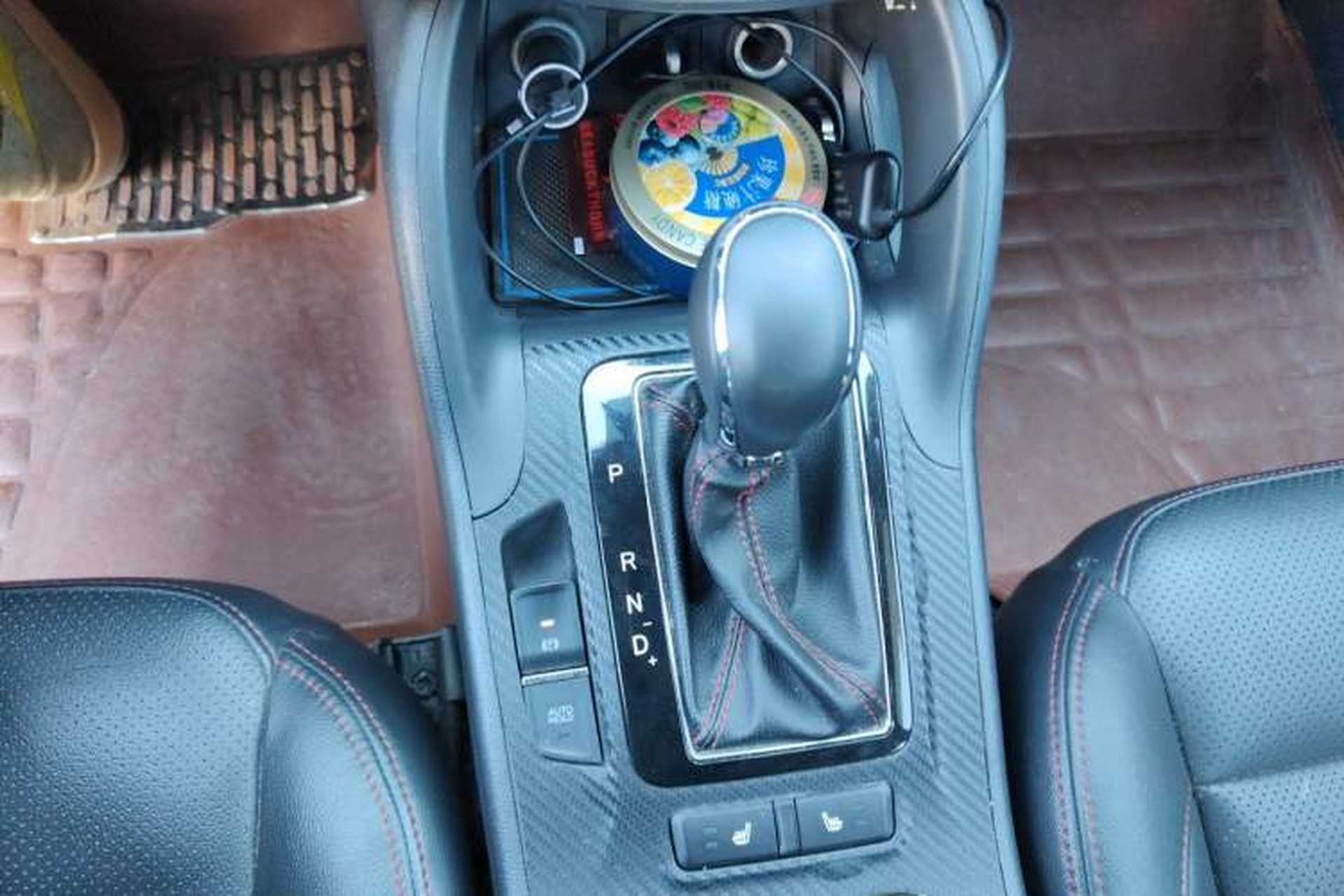 Used CHANGAN CS75 2014 1.8T Automatic Prestige Model China IV Standard Gear Lever
