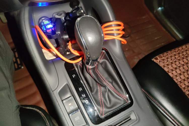 Used CHANGAN CS75 2014 1.8T Automatic Elite Model China IV Standard Gear Lever