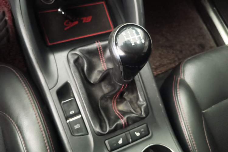 Used CHANGAN CS75 2014 2.0L Manual Leading Version China IV Standard Gear Lever