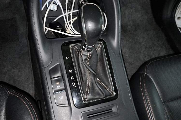 Used CHANGAN CS75 2014 1.8T Automatic Elite Model China IV Standard Gear Lever