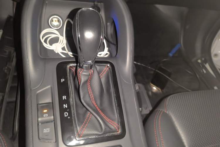 Used CHANGAN CS75 2014 1.8T Automatic Prestige Model China V Standard Gear Lever