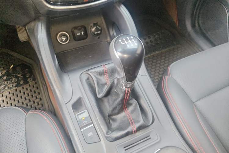 Used CHANGAN CS75 2014 2.0L Manual Luxury Version China V Standard Gear Lever
