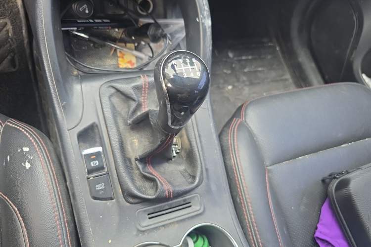 Used CHANGAN CS75 2014 2.0L Manual Luxury Version China IV Standard Gear Lever