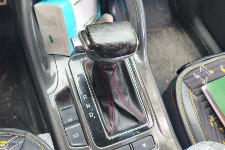 Used CHANGAN CS75 2014 1.8T Automatic Elite Model China IV Standard Gear Lever