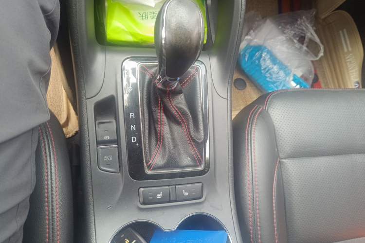 Used CHANGAN CS75 2014 1.8T Automatic Prestige Model China V Standard Gear Lever