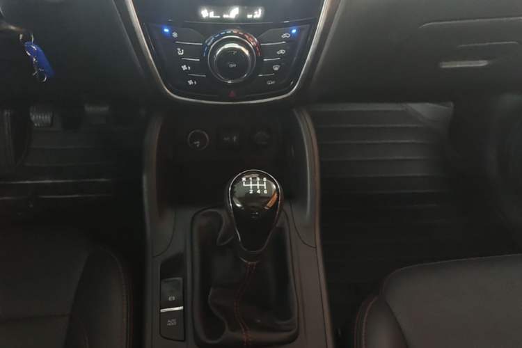 Used CHANGAN CS75 2014 2.0L Manual Luxury Version China V Standard Gear Lever