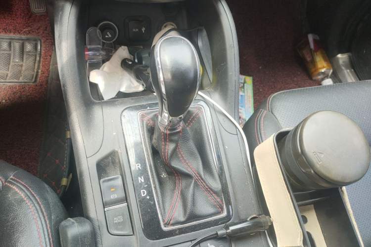 Used CHANGAN CS75 2014 1.8T Automatic Prestige Model China V Standard Gear Lever
