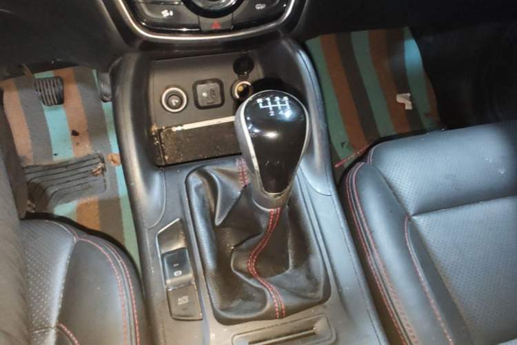 Used CHANGAN CS75 2014 2.0L Manual Luxury Version China V Standard Gear Lever
