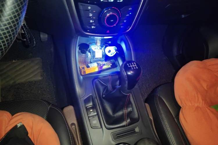 Used CHANGAN CS75 2014 2.0L Manual Luxury Version China V Standard Gear Lever