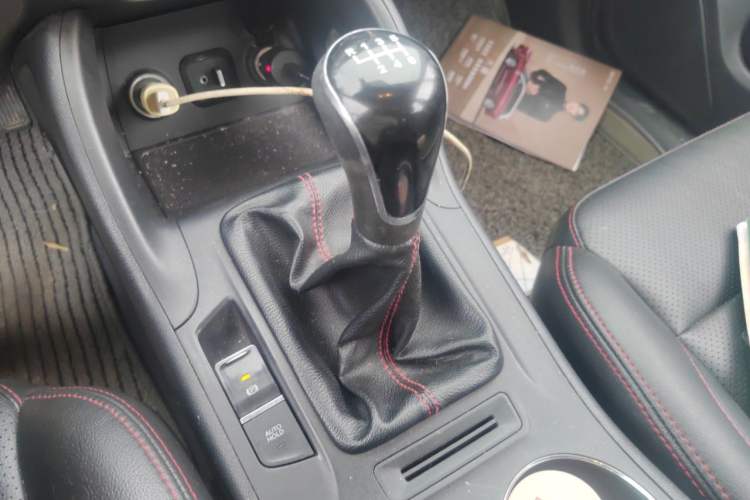 Used CHANGAN CS75 2014 2.0L Manual Luxury Version China V Standard Gear Lever