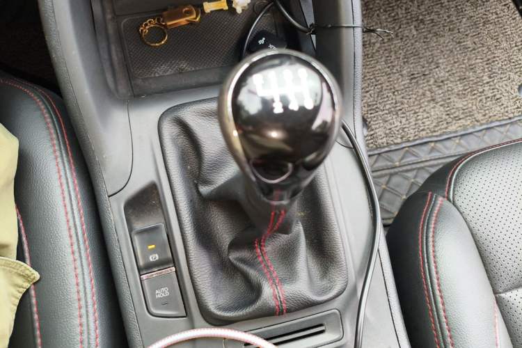 Used CHANGAN CS75 2014 2.0L Manual Luxury Version China IV Standard Gear Lever