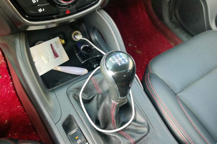 Used CHANGAN CS75 2014 2.0L Manual Luxury Version China IV Standard Gear Lever