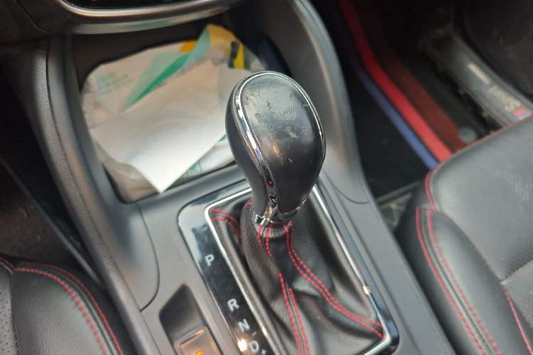 Used CHANGAN CS75 2014 1.8T Automatic Elite Model China IV Standard Gear Lever
