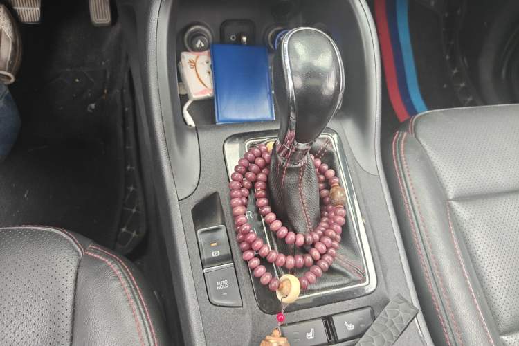 Used CHANGAN CS75 2014 1.8T Automatic Prestige Model China IV Standard Gear Lever