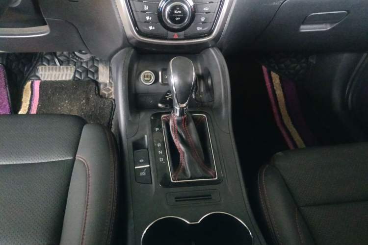 Used CHANGAN CS75 2014 1.8T Automatic Elite Model China IV Standard Gear Lever