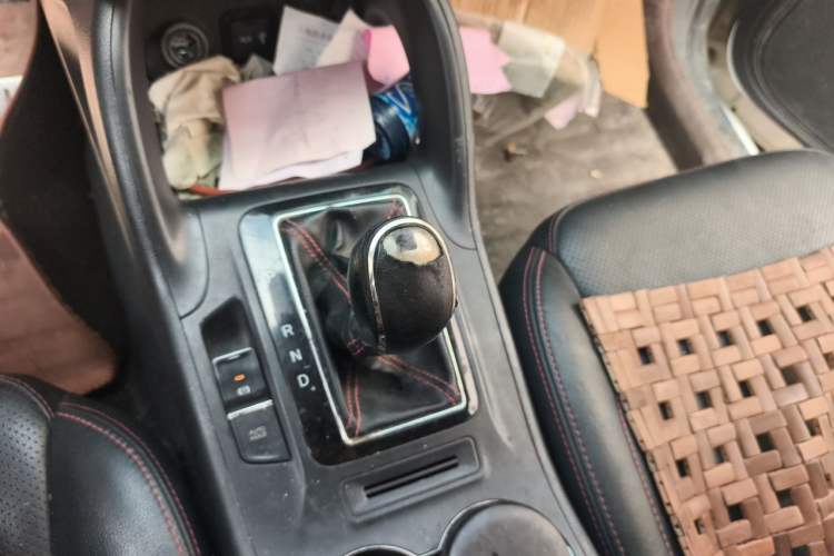 Used CHANGAN CS75 2014 1.8T Automatic Elite Model China IV Standard Gear Lever