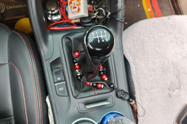 Used CHANGAN CS75 2014 2.0L Manual Luxury Version China IV Standard Gear Lever