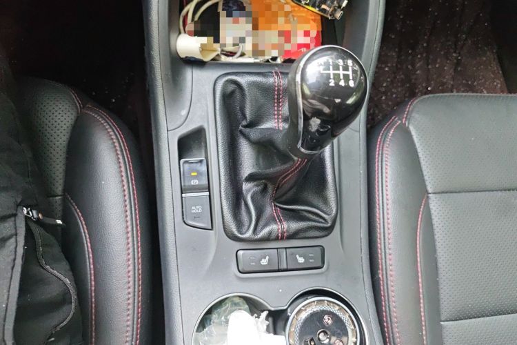 Used CHANGAN CS75 2014 2.0L Manual Leading Version China IV Standard Gear Lever