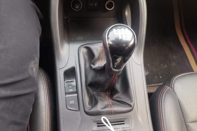 Used CHANGAN CS75 2014 2.0L Manual Comfort Version China V Standard Gear Lever