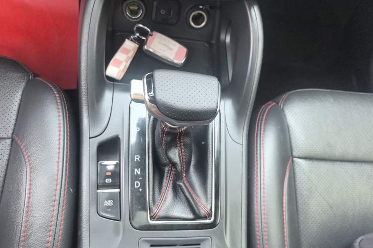 Used CHANGAN CS75 2014 1.8T Automatic Elite Model China IV Standard Gear Lever