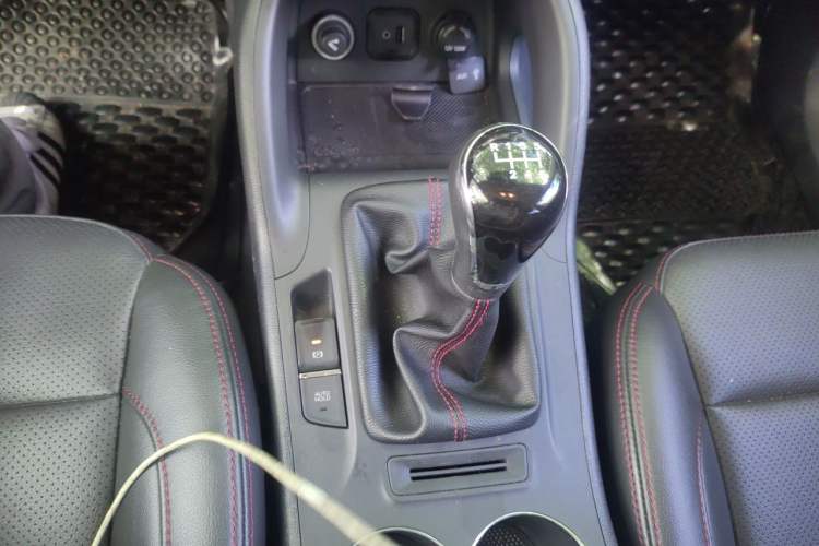 Used CHANGAN CS75 2014 2.0L Manual Luxury Version China V Standard Gear Lever