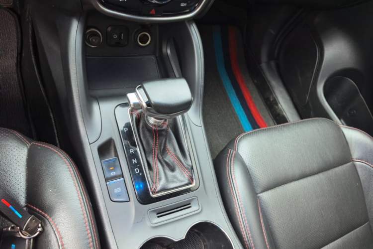 Used CHANGAN CS75 2014 1.8T Automatic Elite Model China IV Standard Gear Lever