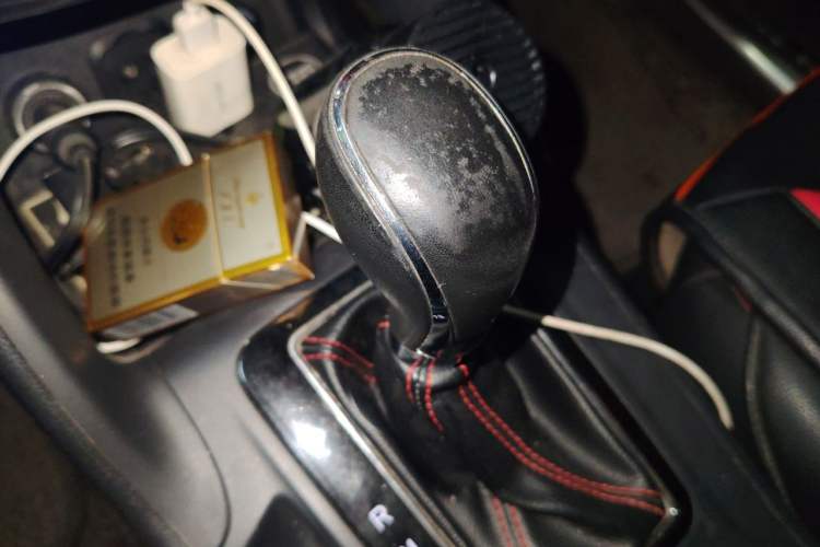 Used CHANGAN CS75 2014 1.8T Automatic Prestige Model China IV Standard Gear Lever