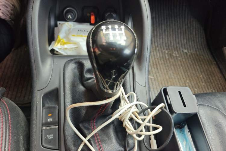 Used CHANGAN CS75 2014 2.0L Manual Luxury Version China IV Standard Gear Lever