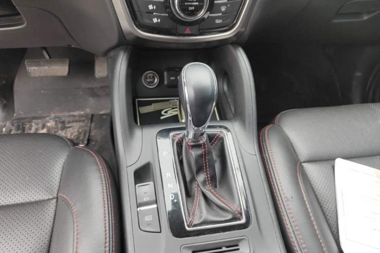 Used CHANGAN CS75 2014 1.8T Automatic Elite Version China V Standard Gear Lever