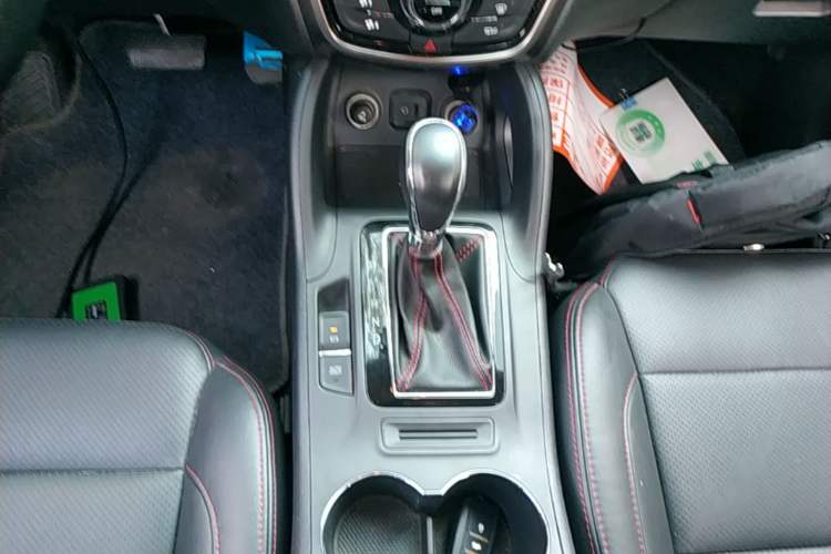Used CHANGAN CS75 2014 1.8T Automatic Elite Model China IV Standard Gear Lever