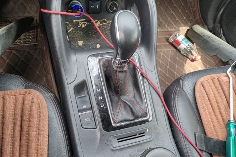 Used CHANGAN CS75 2014 1.8T Automatic Elite Version China V Standard Gear Lever