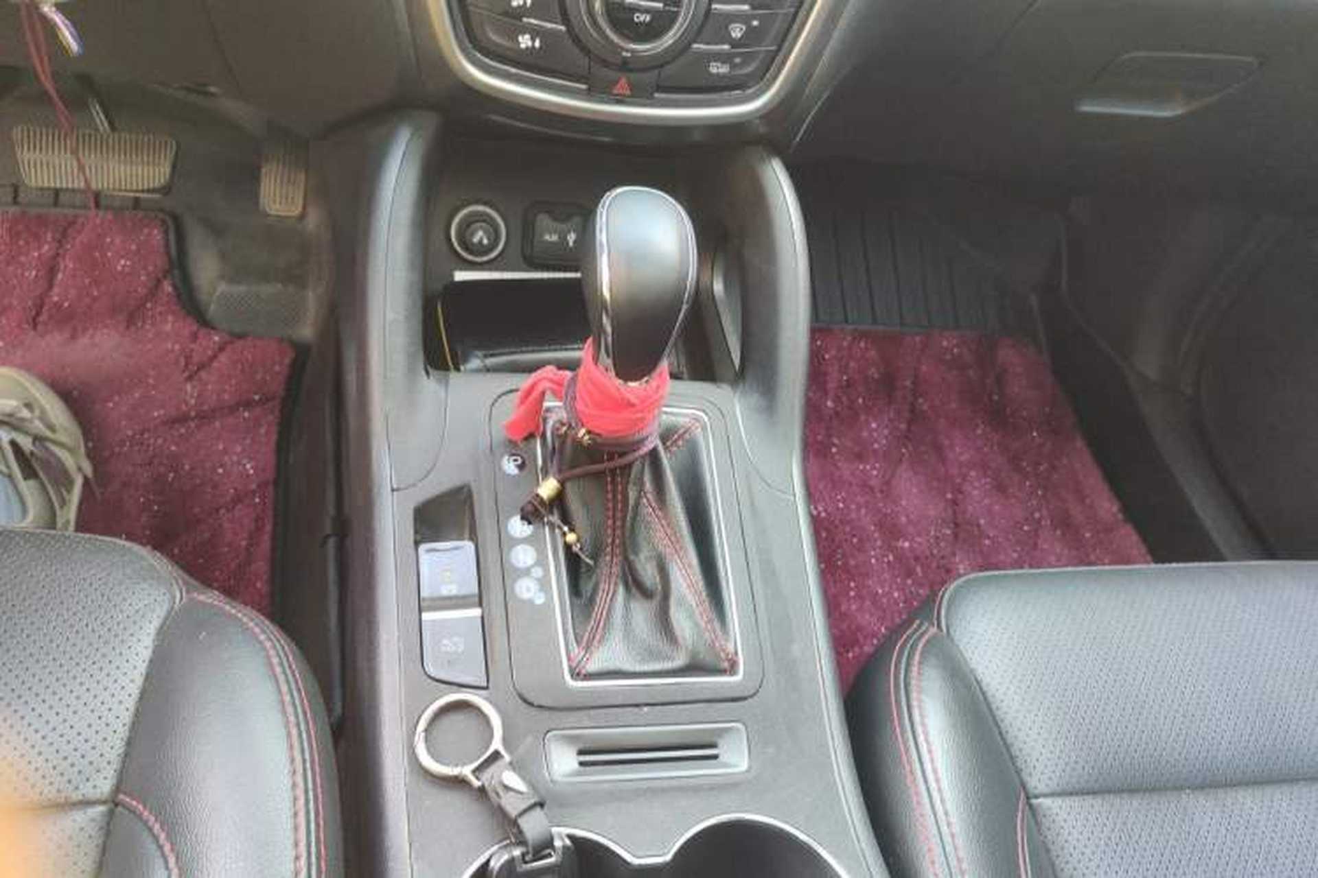 Used CHANGAN CS75 2014 1.8T Automatic Elite Version China V Standard Gear Lever