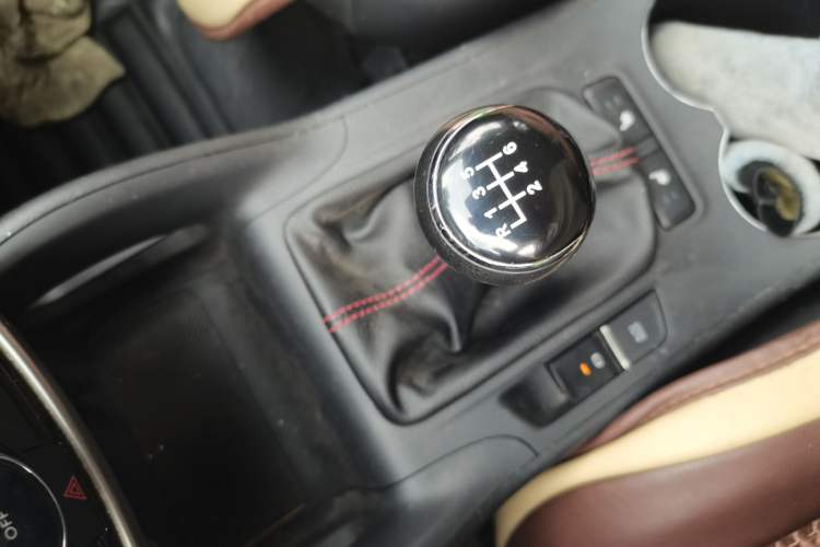 Used CHANGAN CS75 2014 2.0L Manual Leading Model China V Standard Gear Lever