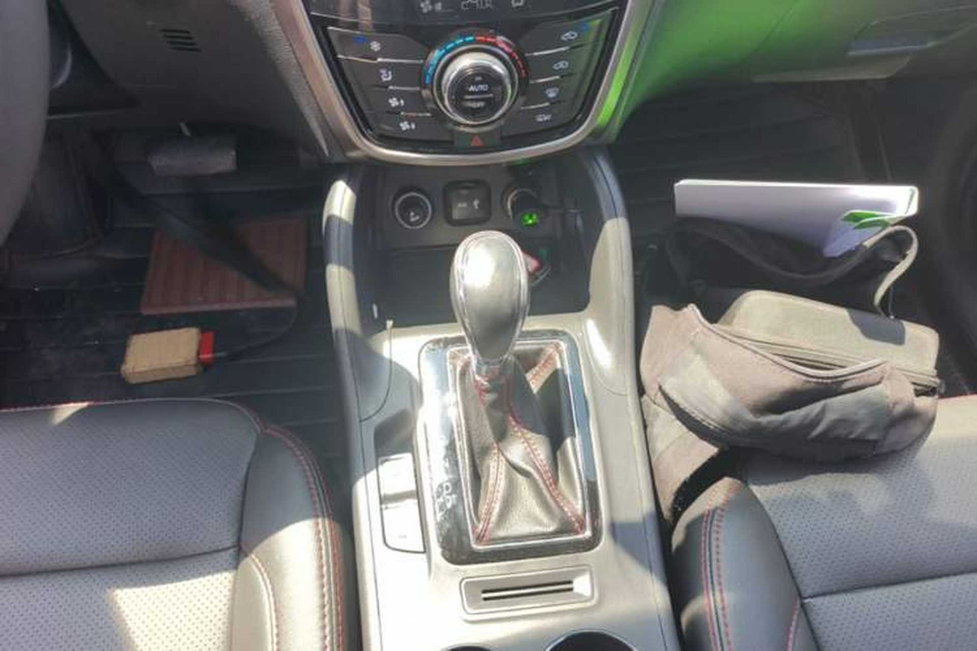 Used CHANGAN CS75 2014 1.8T Automatic Elite Model China IV Standard Gear Lever