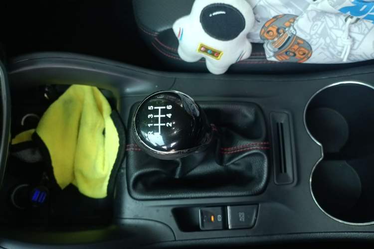 Used CHANGAN CS75 2014 2.0L Manual Luxury Version China V Standard Gear Lever