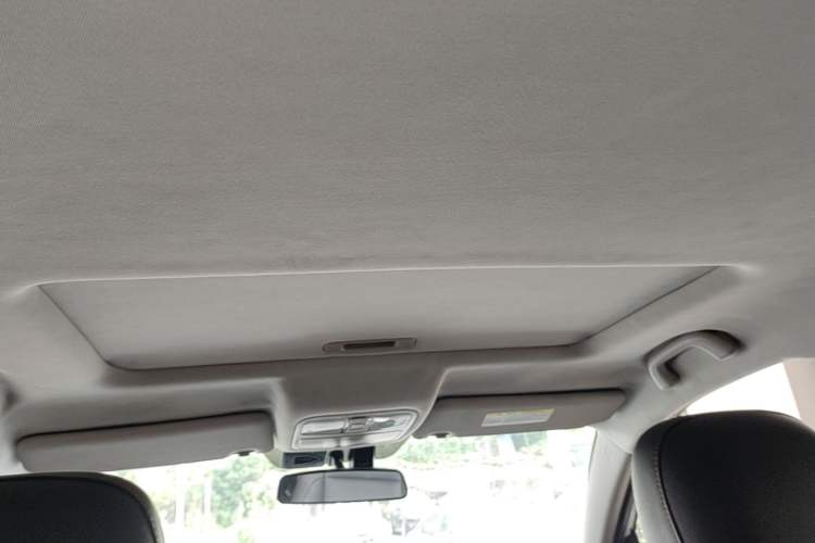 Used CHANGAN CS75 2014 1.8T Automatic Prestige Model China IV Standard Headliner