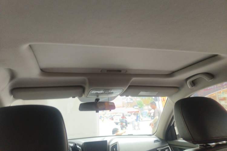 Used CHANGAN CS75 2014 2.0L Manual Leading Version China IV Standard Headliner