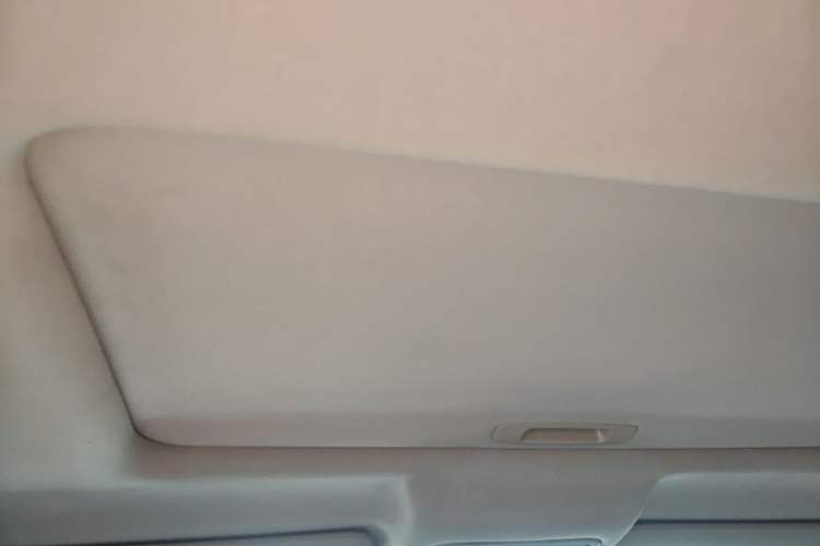 Used CHANGAN CS75 2014 2.0L Manual Luxury Version China IV Standard Headliner