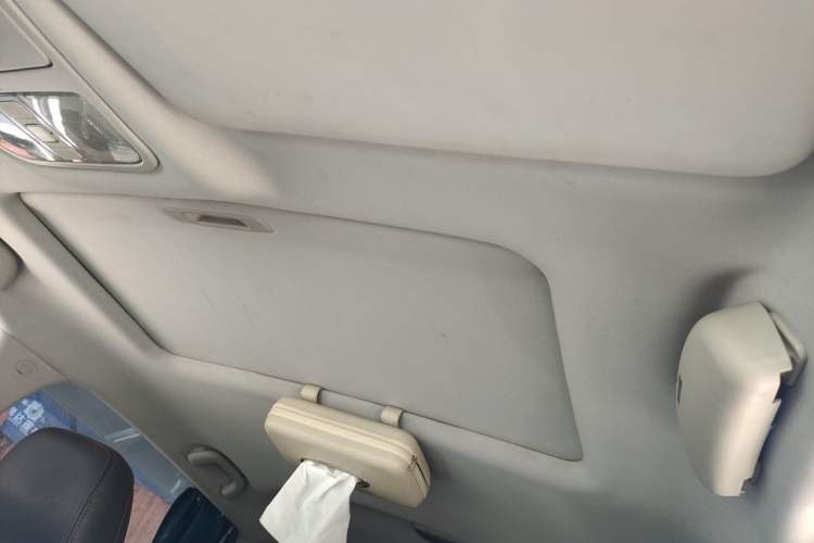 Used CHANGAN CS75 2014 2.0L Manual Luxury Version China IV Standard Headliner