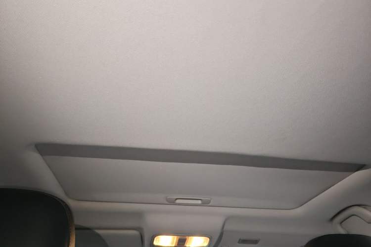 Used CHANGAN CS75 2014 1.8T Automatic Prestige Model China IV Standard Headliner