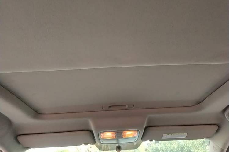 Used CHANGAN CS75 2014 1.8T Automatic Elite Model China IV Standard Headliner