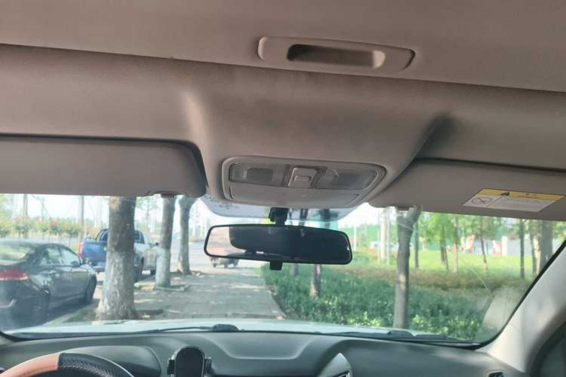 Used CHANGAN CS75 2014 1.8T Automatic Elite Model China IV Standard Headliner