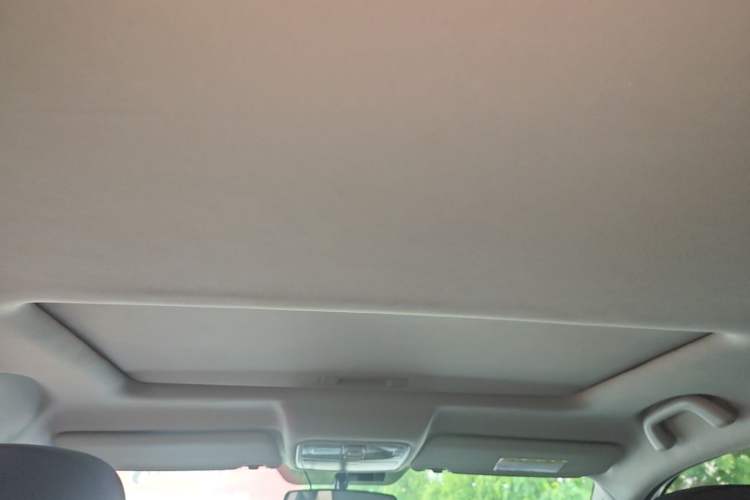 Used CHANGAN CS75 2014 2.0L Manual Luxury Version China IV Standard Headliner