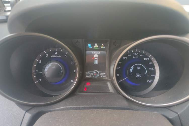 Used CHANGAN CS75 2014 2.0L Manual Luxury Version China IV Standard Instrument Cluster