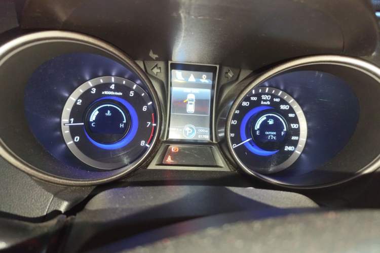 Used CHANGAN CS75 2014 1.8T Automatic Elite Model China IV Standard Instrument Cluster