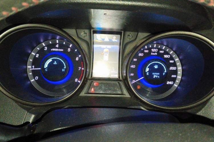 Used CHANGAN CS75 2014 2.0L Manual Luxury Version China V Standard Instrument Cluster