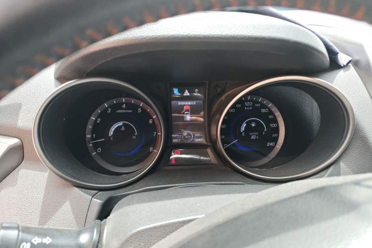 Used CHANGAN CS75 2014 2.0L Manual Luxury Version China V Standard Instrument Cluster