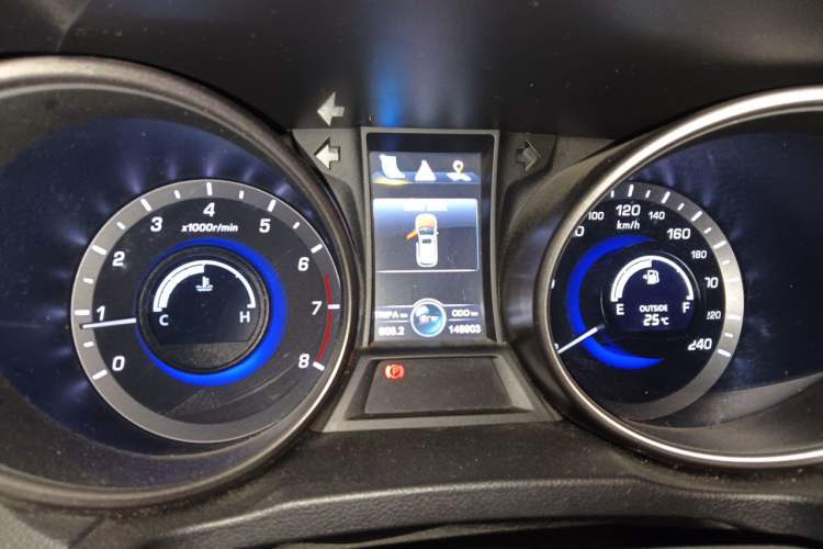 Used CHANGAN CS75 2014 2.0L Manual Luxury Version China IV Standard Instrument Cluster